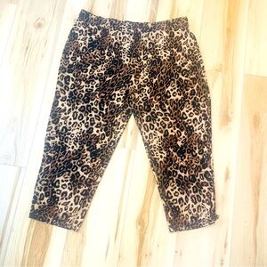 SUSAN GRAVER Women's Leopard Print Stretch Pull On Crop Pants Size MP A254176